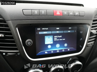 Iveco Daily 35C16 3.0L Laadklep NEW MODEL Dubbellucht 160PK Bakwagen Airco Cruise Camera CarPlay Euro6 Meubelbak Koffer Airco Cruise control 17