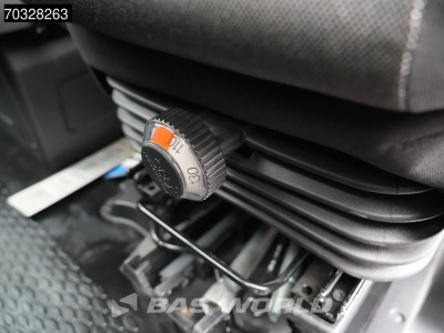 Iveco Daily 35C16 3.0L Laadklep NEW MODEL Dubbellucht 160PK Bakwagen Airco Cruise Euro6 Meubelbak Koffer Airco Cruise control 19
