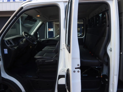 Iveco Daily 35C16 HI Matic Dubbele cabine open 7 persoons uitvoering. Dubbel lucht achter as. 3.0 L motor foto 14