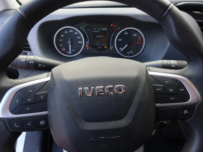 Iveco Daily 35C16 HI Matic Dubbele cabine open 7 persoons uitvoering. Dubbel lucht achter as. 3.0 L motor foto 6