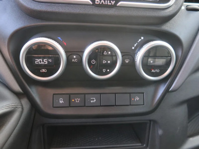 Iveco Daily 35C16 HI Matic Dubbele cabine open 7 persoons uitvoering. Dubbel lucht achter as. 3.0 L motor foto 7