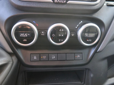 Iveco Daily 35C16 HI Matic Dubbele cabine open 7 persoons uitvoering. Dubbel lucht achter as. 3.0 L motor foto 7