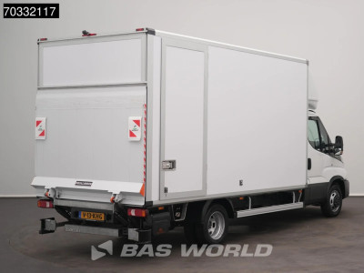 Iveco Daily 35C18 3.0L 1000KG Laadklep Automaat Zijdeur Dubbellucht NL Bakwagen Airco Cruise Camera CarPlay Lat om Lat DHollandia Euro6 Meubelbak Koffer Mobelkoffer LBW Airco Cruise control 2