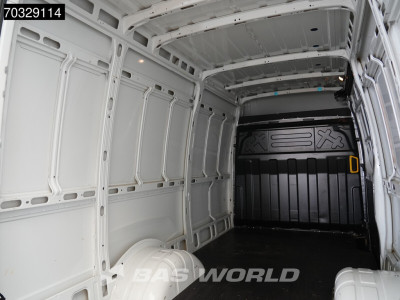 Iveco Daily 35C18 3.0L Automaat Dubbellucht L2H2 3,5t Trekhaak 180PK Airco Cruise Euro6 L2 Airco Trekhaak Cruise control 11
