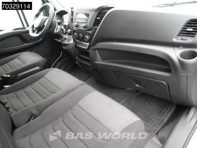 Iveco Daily 35C18 3.0L Automaat Dubbellucht L2H2 3,5t Trekhaak 180PK Airco Cruise Euro6 L2 Airco Trekhaak Cruise control 13