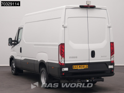 Iveco Daily 35C18 3.0L Automaat Dubbellucht L2H2 3,5t Trekhaak 180PK Airco Cruise Euro6 L2 Airco Trekhaak Cruise control 6