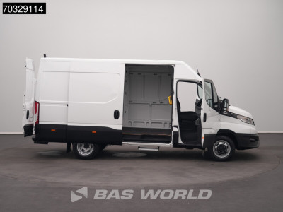 Iveco Daily 35C18 3.0L Automaat Dubbellucht L2H2 3,5t Trekhaak 180PK Airco Cruise Euro6 L2 Airco Trekhaak Cruise control 7