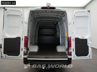 Iveco Daily 35C18 3.0L Automaat Dubbellucht L2H2 3,5t Trekhaak 180PK Airco Cruise Euro6 L2 Airco Trekhaak Cruise control 8