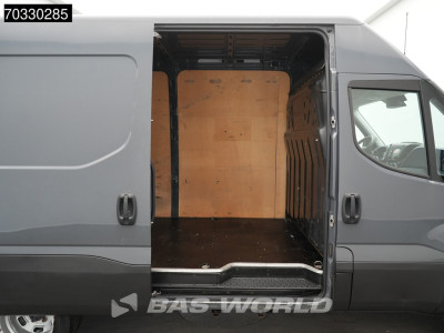 Iveco Daily 35C18 3.0L Automaat Dubbellucht L2H2 3,5t Trekhaak Airco Cruise APK 01-2027 Euro6 L2 Airco Trekhaak Cruise control 11