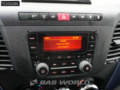 Iveco Daily 35C18 3.0L Automaat Dubbellucht L2H2 3,5t Trekhaak Airco Cruise APK 01-2027 Euro6 L2 Airco Trekhaak Cruise control 16