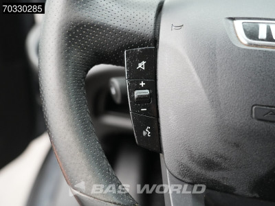 Iveco Daily 35C18 3.0L Automaat Dubbellucht L2H2 3,5t Trekhaak Airco Cruise APK 01-2027 Euro6 L2 Airco Trekhaak Cruise control 17