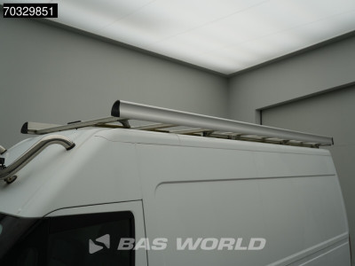 Iveco Daily 35C18 3.0L Automaat Dubbellucht L2H2 3,5t Trekhaak Airco Cruise Camera Imperiaal Werkplaatsinrichting Euro6 L2 Airco Trekhaak Cruise control 12