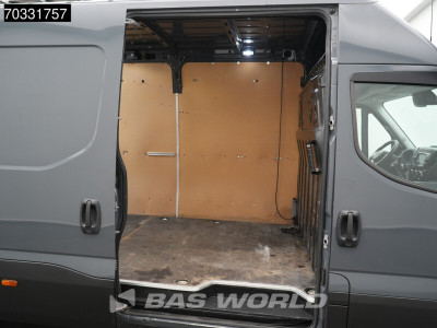 Iveco Daily 35C18 3.0L Automaat L3H2 LED 3,5t Trekhaak Dubbellucht Navi Airco Cruise Camera Parkeersensoren Imperiaal Euro6 L3 Airco Trekhaak Cruise control 10