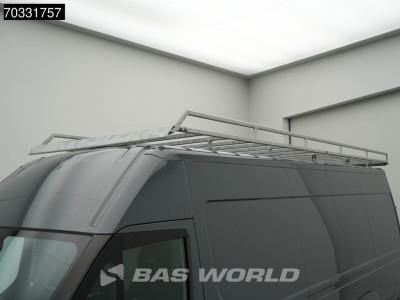 Iveco Daily 35C18 3.0L Automaat L3H2 LED 3,5t Trekhaak Dubbellucht Navi Airco Cruise Camera Parkeersensoren Imperiaal Euro6 L3 Airco Trekhaak Cruise control 15