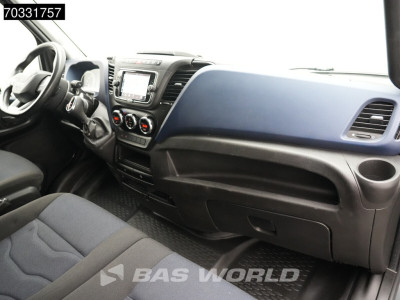 Iveco Daily 35C18 3.0L Automaat L3H2 LED 3,5t Trekhaak Dubbellucht Navi Airco Cruise Camera Parkeersensoren Imperiaal Euro6 L3 Airco Trekhaak Cruise control 16