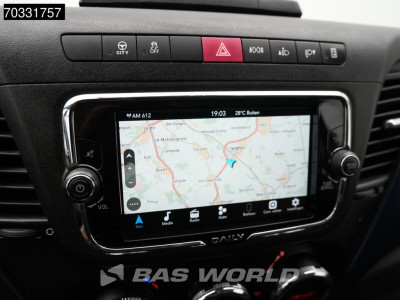 Iveco Daily 35C18 3.0L Automaat L3H2 LED 3,5t Trekhaak Dubbellucht Navi Airco Cruise Camera Parkeersensoren Imperiaal Euro6 L3 Airco Trekhaak Cruise control 19
