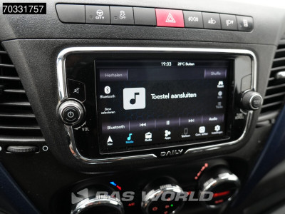 Iveco Daily 35C18 3.0L Automaat L3H2 LED 3,5t Trekhaak Dubbellucht Navi Airco Cruise Camera Parkeersensoren Imperiaal Euro6 L3 Airco Trekhaak Cruise control 21