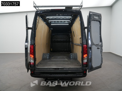 Iveco Daily 35C18 3.0L Automaat L3H2 LED 3,5t Trekhaak Dubbellucht Navi Airco Cruise Camera Parkeersensoren Imperiaal Euro6 L3 Airco Trekhaak Cruise control 8