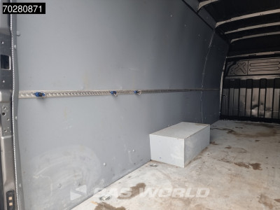 Iveco Daily 35C18 3.0L Automaat L4H2 Dubbellucht Navi Trekhaak Camera ACC L3H2 16m3 Airco Trekhaak foto 8