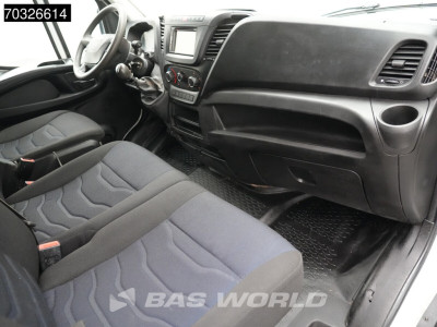 Iveco Daily 35C18 3.0L Kipper met Kist Dubbellucht 3,5t Trekhaak Navi Airco Cruise Camera Euro6 Tipper Benne Kieper Airco Trekhaak Cruise control 12