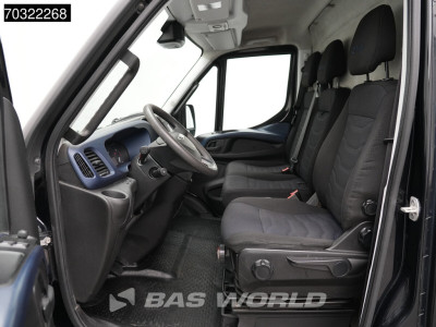 Iveco Daily 35C21 3.0L Automaat Dubbellucht L2H2 3,5t Trekhaak 210PK Airco Cruise Euro6 L2 Airco Trekhaak Cruise control 12
