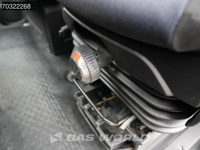 Iveco Daily 35C21 3.0L Automaat Dubbellucht L2H2 3,5t Trekhaak 210PK Airco Cruise Euro6 L2 Airco Trekhaak Cruise control 18