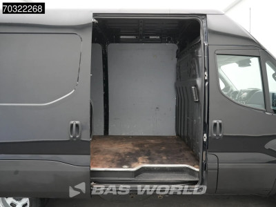 Iveco Daily 35C21 3.0L Automaat Dubbellucht L2H2 3,5t Trekhaak 210PK Airco Cruise Euro6 L2 Airco Trekhaak Cruise control 9