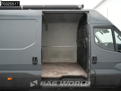 Iveco Daily 35C21 3.0L Automaat Dubbellucht L3H2 3,5t Trekhaak Airco Cruise Camera Parkeersensoren Stoelverwarming Euro6 L3 Airco Trekhaak Cruise control 9
