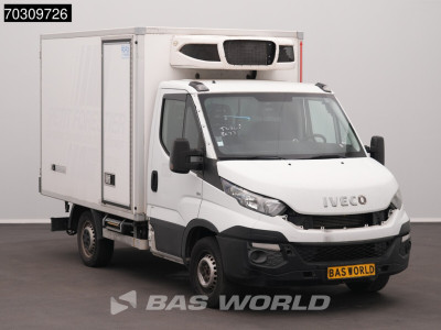 Iveco Daily 35S14 DAMAGE/SCHADE! Automaat Koelwagen Carrier Pulsar Airco Cruise Camera Euro6 Koel Koeler Bakwagen Gekoeld Kühl Kühler Kühlwagen Kühlkoffer Koffer Airco Cruise control foto 5