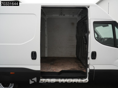 Iveco Daily 35S14 L2H2 Airco Cruise 3500kg trekgewicht Euro6 3520L Airco Cruise control foto 9