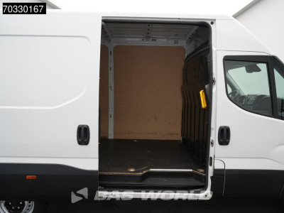 Iveco Daily 35S14 L2H2 Airco Cruise Camera Groot scherm 3520L L2 Airco Cruise control foto 11