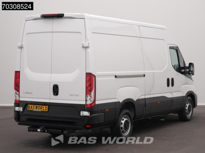 Iveco Daily 35S16 3.0L Automaat L2H2 180PK ACC Airco Camera CarPlay Parkeersensoren Stoelverwarming Euro6 L2 Airco Trekhaak foto 2