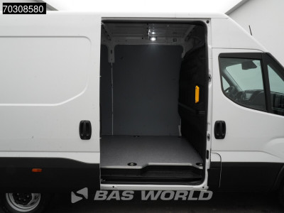 Iveco Daily 35S16 3.0L Automaat L2H2 3,5t Trekhaak 160PK Airco Camera CarPlay Parkeersensoren Euro6 L2 26m3 Airco Trekhaak foto 11