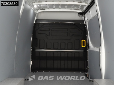 Iveco Daily 35S16 3.0L Automaat L2H2 3,5t Trekhaak 160PK Airco Camera CarPlay Parkeersensoren Euro6 L2 26m3 Airco Trekhaak foto 6