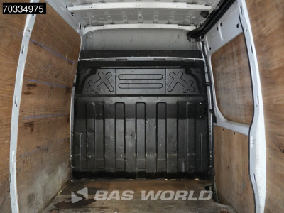 Iveco Daily 35S16 Automaat L2H2 3,5t Trekhaak LED Navi Airco Cruise Camera Imperiaal Euro6 L2 Airco Trekhaak Cruise control foto 12