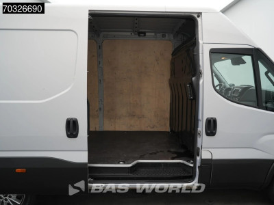 Iveco Daily 35S16 Automaat L2H2 ACC LED Navi Airco Camera Parkeersensoren 3,5t Trekgewicht LM Velgen Euro6 L2 Airco 9
