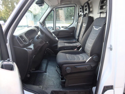 Iveco Daily 35S16 Bakwagen + Laadklep 750kg foto 4
