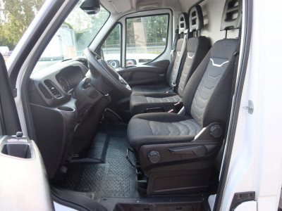 Iveco Daily 35S16 Bakwagen + Laadklep 750kg foto 4