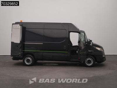 Iveco Daily 35S16 L2H2 Airco Cruise Parkeersensoren Trekhaak 3,5t Trekgewicht Euro6 L2 Airco Trekhaak Cruise control foto 7