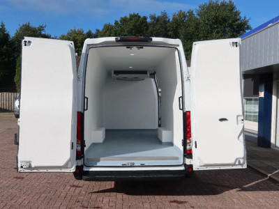 Iveco Daily 35S16 L3/H2 Koel/Vries/ verwarmen Carrier Xarios 350 + 220 volt nacht aansluiting foto 3
