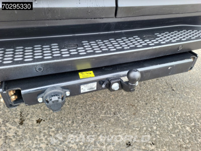 Iveco Daily 35S18 3.0L 180PK Automaat L2H2 LED ACC Navi 3.5t trekhaak Airco L2 12m3 Airco Trekhaak foto 8