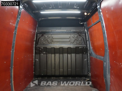 Iveco Daily 35S18 3.0L 3,5t Trekhaak L2H2 Airco Cruise Camera 180PK Imperiaal Euro6 APK 07-2027 L2 Airco Trekhaak Cruise control foto 10