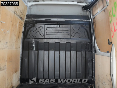Iveco Daily 35S18 3.0L Automaat 180PK 3,5t Trekhaak L2H2 LED Navi Airco Cruise Camera Euro6 L2 Airco Trekhaak Cruise control 10
