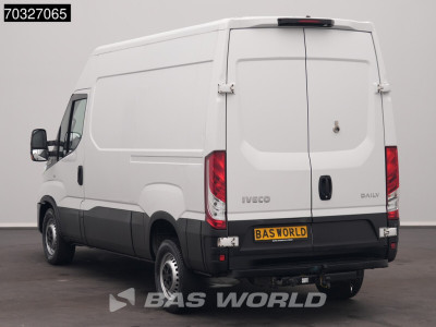 Iveco Daily 35S18 3.0L Automaat 180PK 3,5t Trekhaak L2H2 LED Navi Airco Cruise Camera Euro6 L2 Airco Trekhaak Cruise control 6