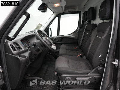 Iveco Daily 35S18 3.0L Automaat 180PK L2H2 Airco Cruise Camera LED Trekhaak 3,5t Trekgewicht Euro6 L2 Airco Trekhaak foto 13
