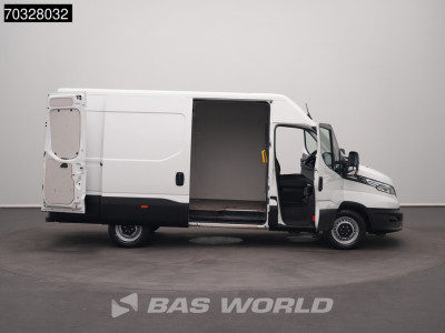 Iveco Daily 35S18 3.0L Automaat 180PK L2H2 LED Navi Airco Cruise Camera 3,5t Trekgewicht Euro6 L2 Airco Cruise control 7