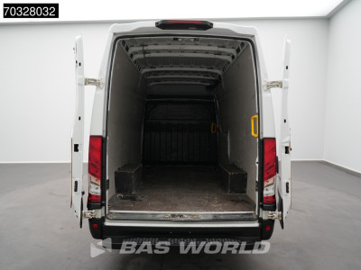 Iveco Daily 35S18 3.0L Automaat 180PK L2H2 LED Navi Airco Cruise Camera 3,5t Trekgewicht Euro6 L2 Airco Cruise control 8