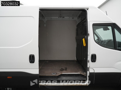 Iveco Daily 35S18 3.0L Automaat 180PK L2H2 LED Navi Airco Cruise Camera 3,5t Trekgewicht Euro6 L2 Airco Cruise control 9