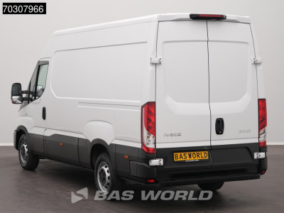 Iveco Daily 35S18 3.0L Automaat L2H2 180PK 3,5t Trekgewicht ACC Airco Camera Parkeersensoren CarPlay Euro6 L2 Airco foto 2