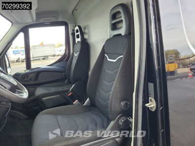 Iveco Daily 35S18 3.0L Automaat L2H2 180PK ACC LED Navi Airco 3,5t Trekgewicht Euro6 L2H2 Airco foto 11